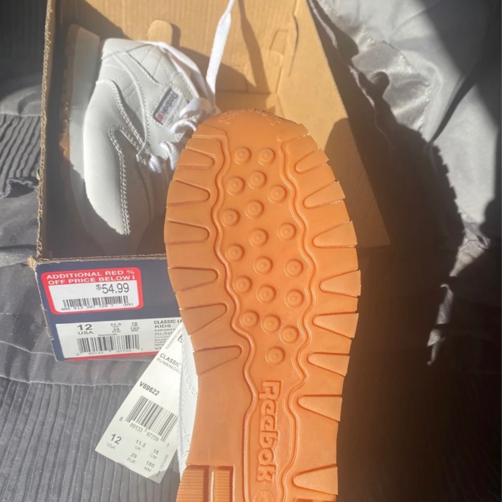 Reebok Classics Kids Size 12 White with gum bottom - Picture 3 of 3